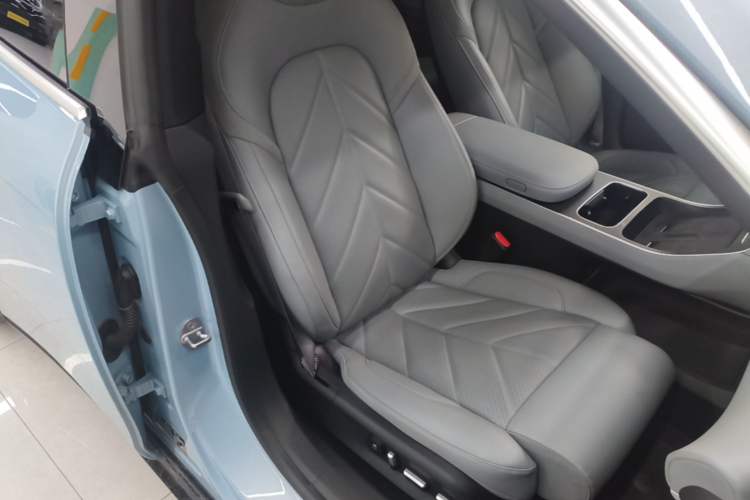 Used Nio ET5T 2025 75 kWh Touring Right Front Seat