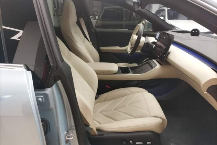 Used Nio ET5T 2025 75 kWh Touring Right Front Seat