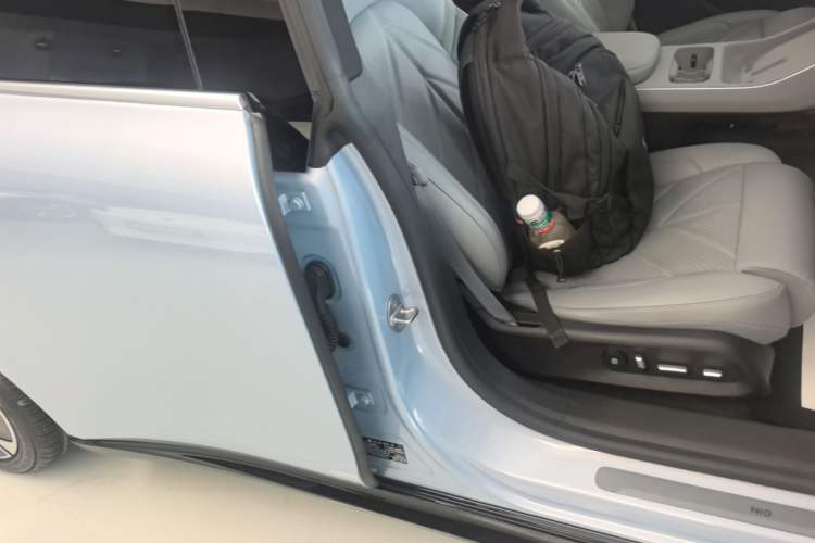 Used Nio ET5T 2025 75 kWh Touring Right Front Seat