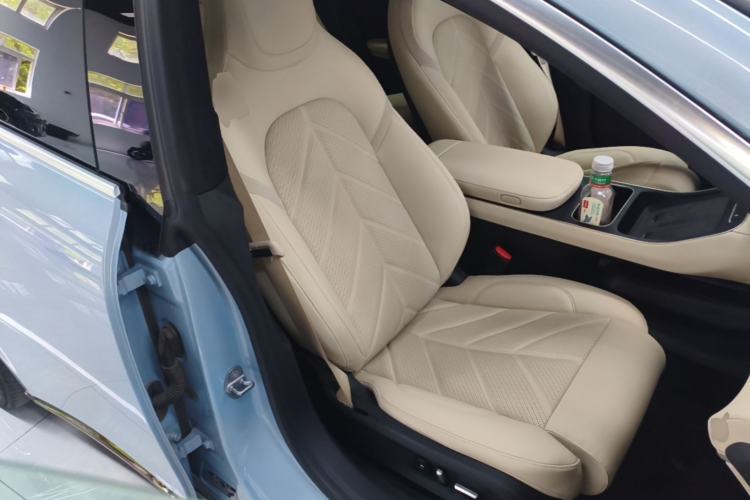 Used Nio ET5T 2025 75 kWh Touring Right Front Seat