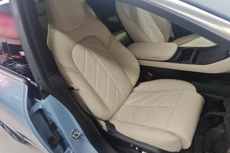Used Nio ET5T 2025 75 kWh Touring Right Front Seat