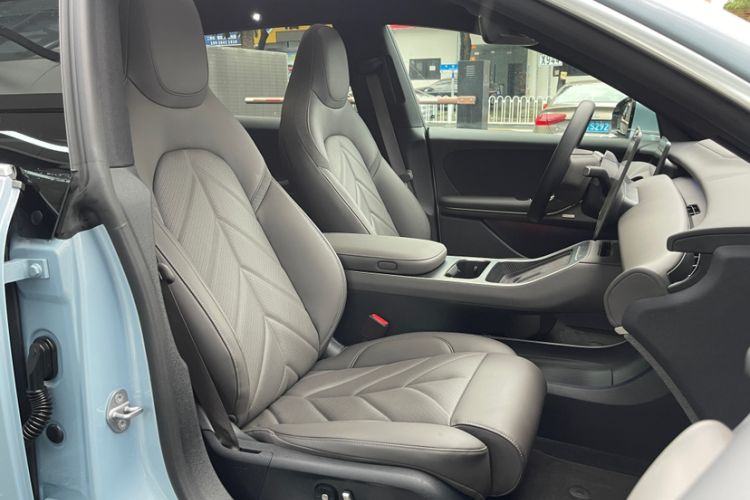 Used Nio ET5T 2025 75 kWh Touring Right Front Seat