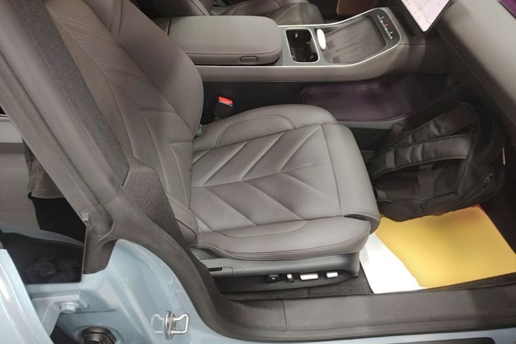 Used Nio ET5T 2025 75 kWh Touring Right Front Seat