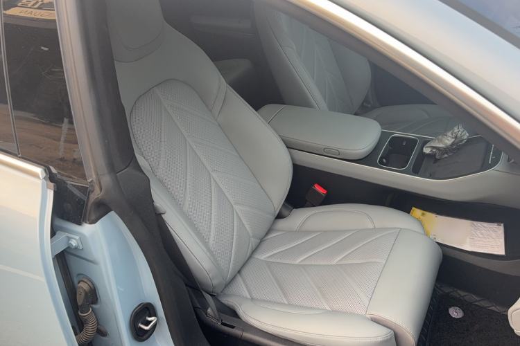 Used Nio ET5T 2025 75 kWh Touring Right Front Seat