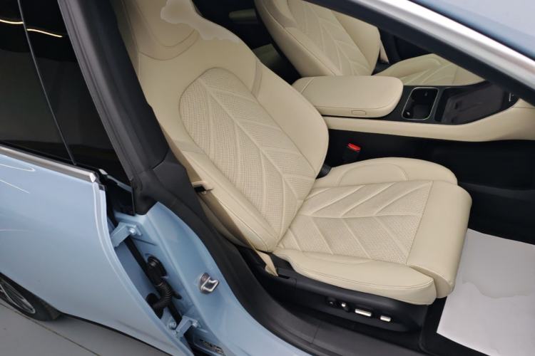 Used Nio ET5T 2025 75 kWh Touring Right Front Seat