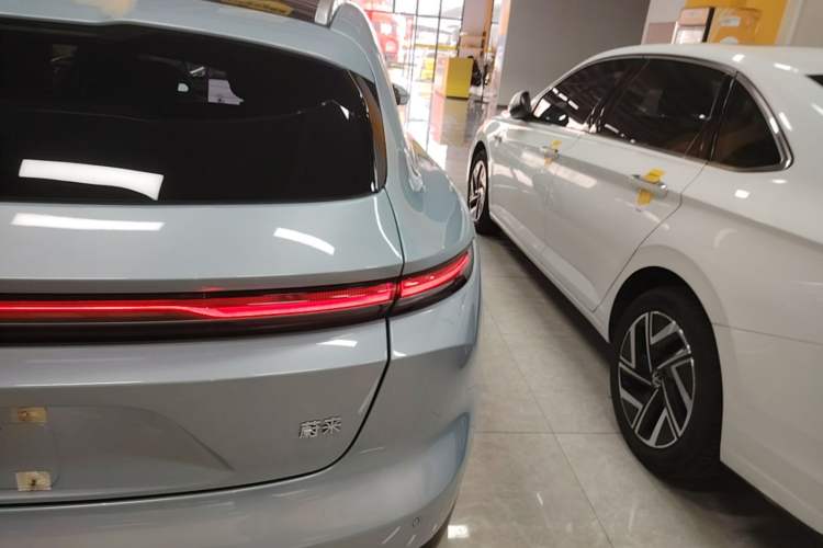 Used Nio ET5T 2025 75 kWh Touring Right Rear Taillight