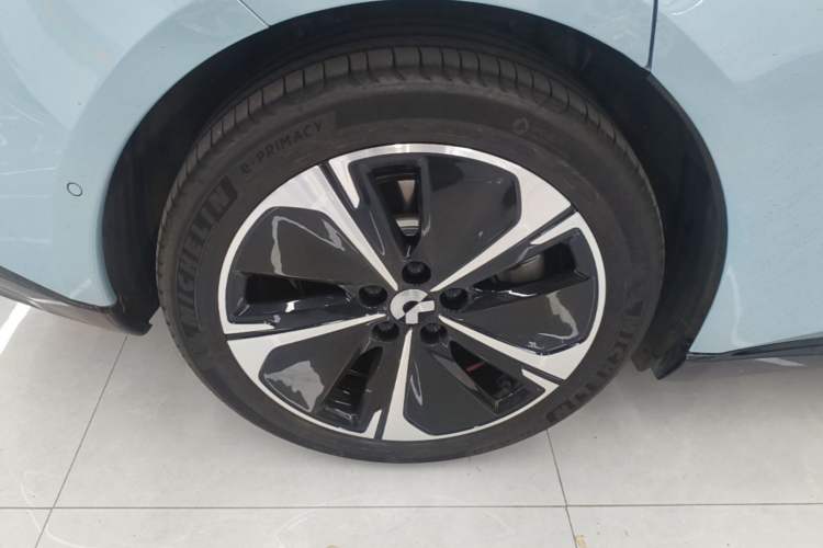 Used Nio ET5T 2025 75 kWh Touring Right Rear Wheel Hub