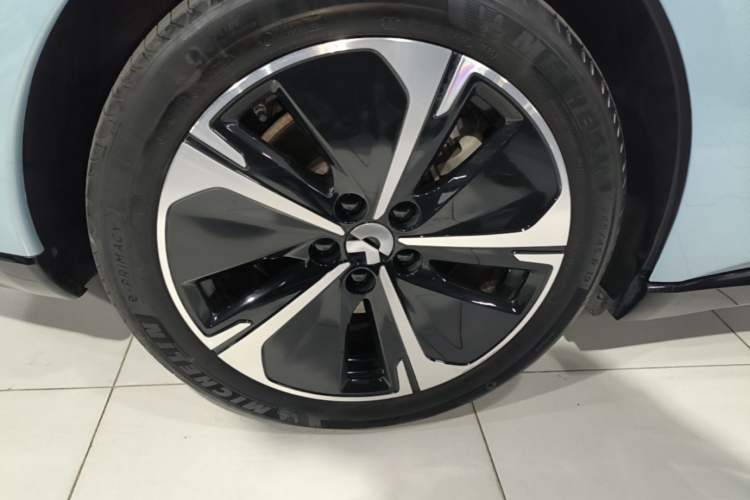 Used Nio ET5T 2025 75 kWh Touring Right Rear Wheel Hub