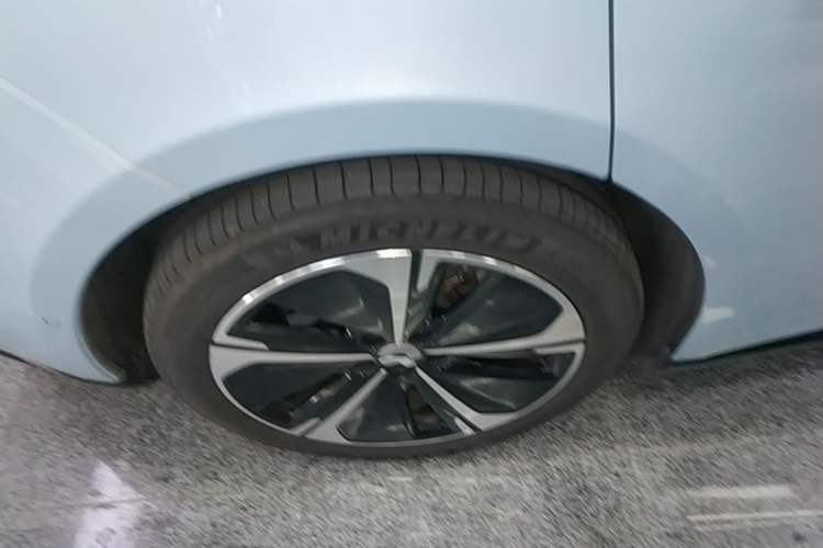 Used Nio ET5T 2025 75 kWh Touring Right Rear Wheel Hub
