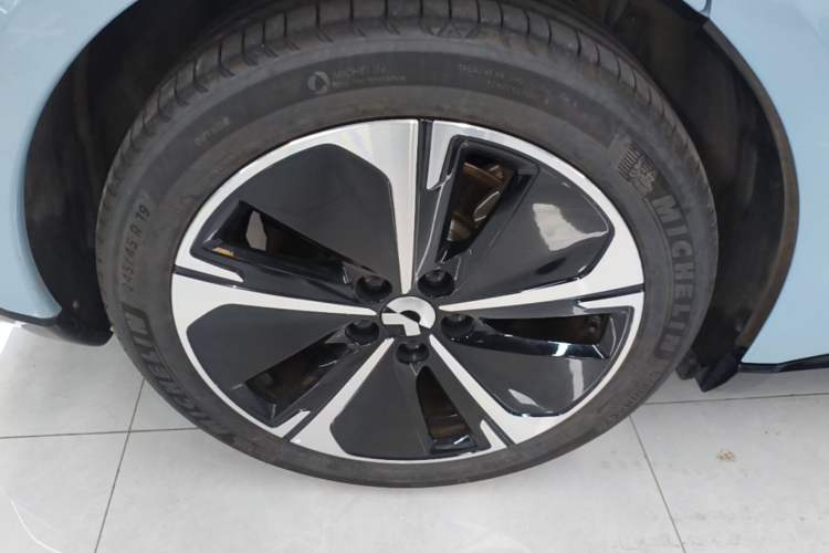 Used Nio ET5T 2025 75 kWh Touring Right Rear Wheel Hub