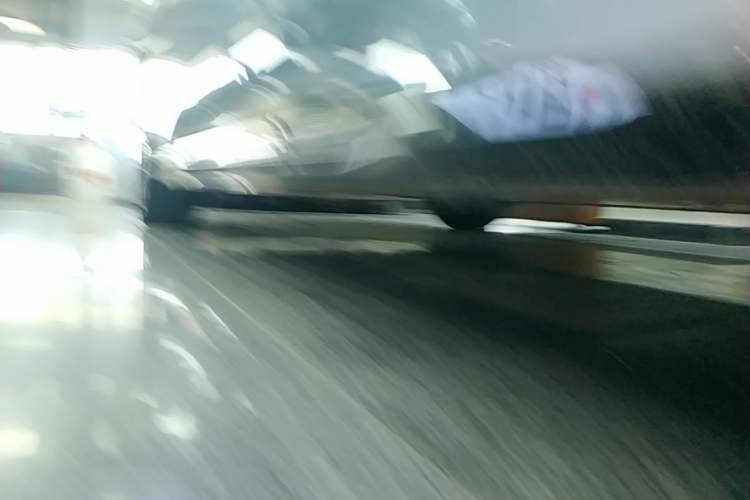 Used Nio ET5T 2025 75 kWh Touring Right Side Sill