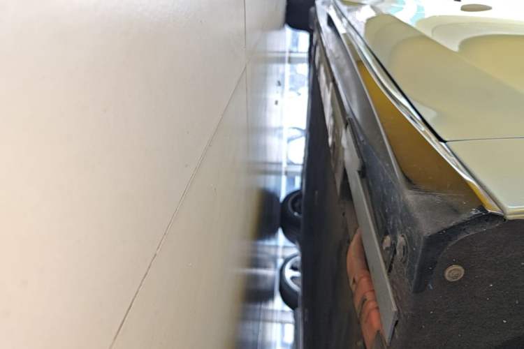 Used Nio ET5T 2025 75 kWh Touring Right Side Sill