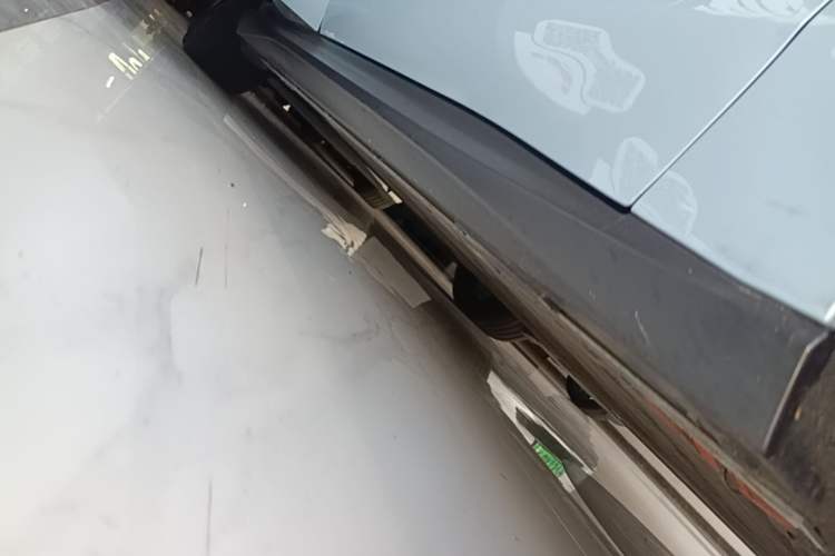 Used Nio ET5T 2025 75 kWh Touring Right Side Sill