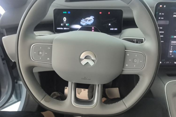 Used Nio ET5T 2025 75 kWh Touring Steering Wheel