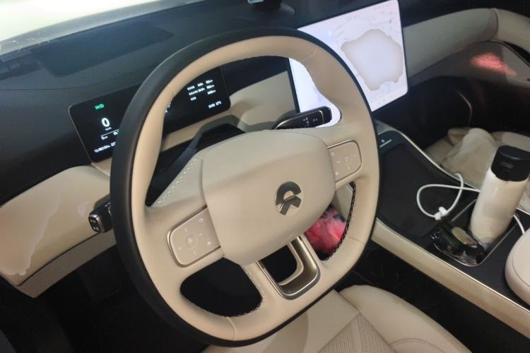 Used Nio ET5T 2025 75 kWh Touring Steering Wheel