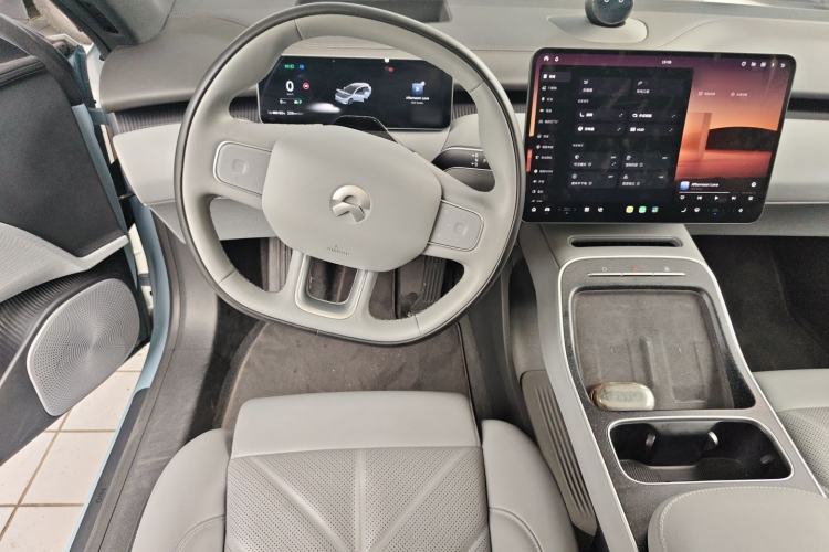 Used Nio ET5T 2025 75 kWh Touring Steering Wheel