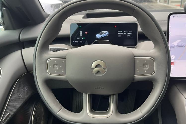 Used Nio ET5T 2025 75 kWh Touring Steering Wheel