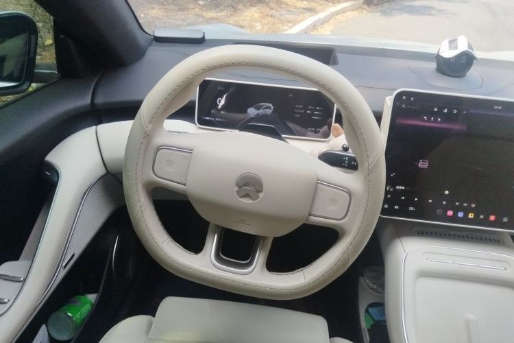 Used Nio ET5T 2025 75 kWh Touring Steering Wheel