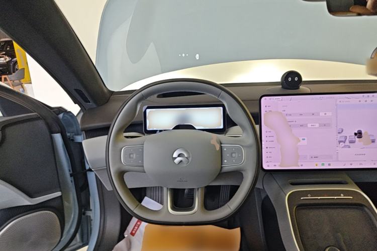 Used Nio ET5T 2025 75 kWh Touring Steering Wheel