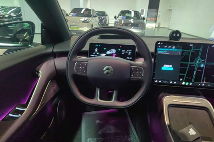 Used Nio ET5T 2025 75 kWh Touring Steering Wheel