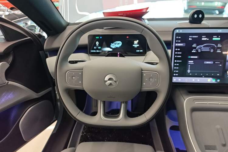 Used Nio ET5T 2025 75 kWh Touring Steering Wheel