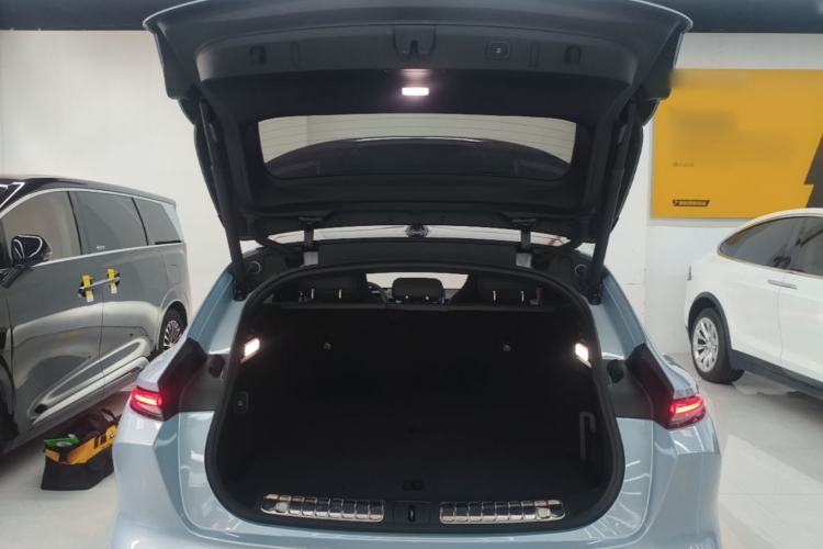 Used Nio ET5T 2025 75 kWh Touring Trunk
