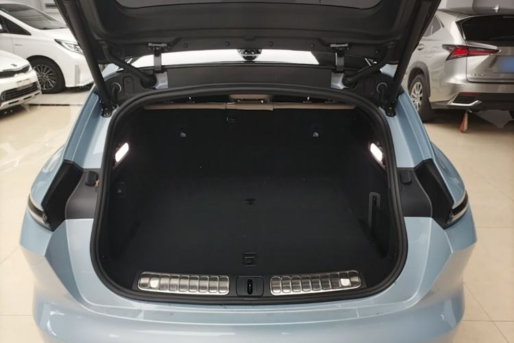 Used Nio ET5T 2025 75 kWh Touring Trunk