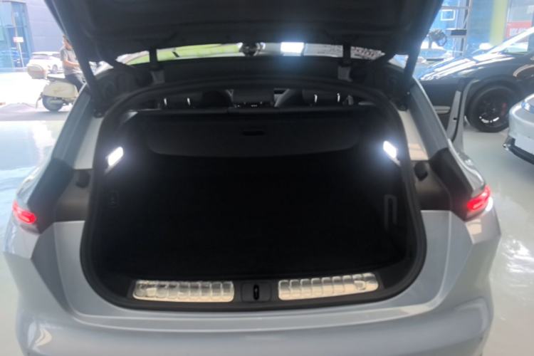 Used Nio ET5T 2025 75 kWh Touring Trunk