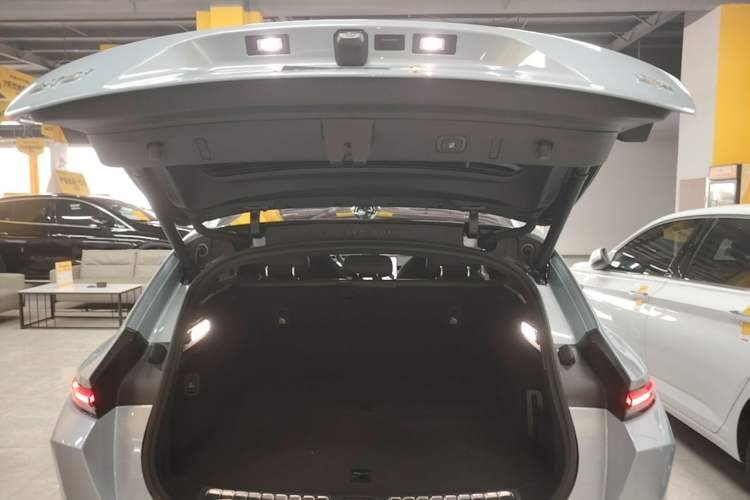 Used Nio ET5T 2025 75 kWh Touring Trunk