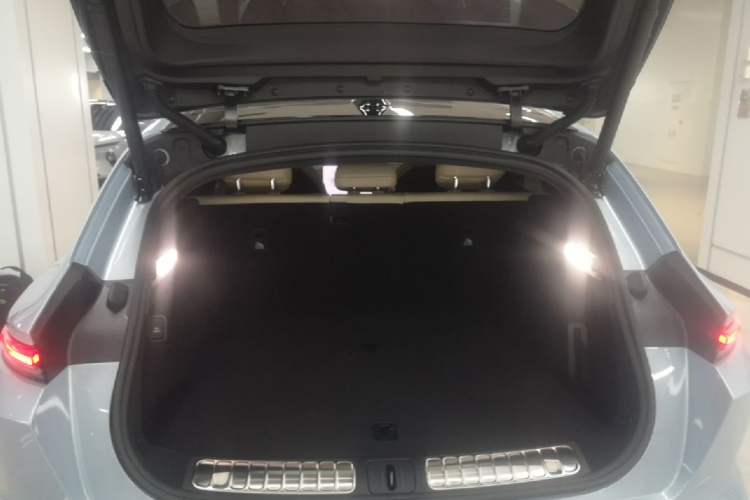 Used Nio ET5T 2025 75 kWh Touring Trunk
