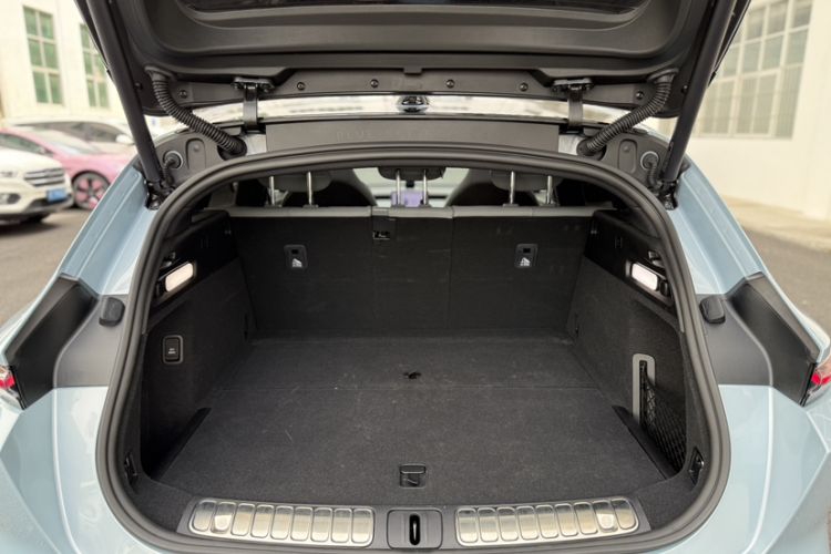 Used Nio ET5T 2025 75 kWh Touring Trunk