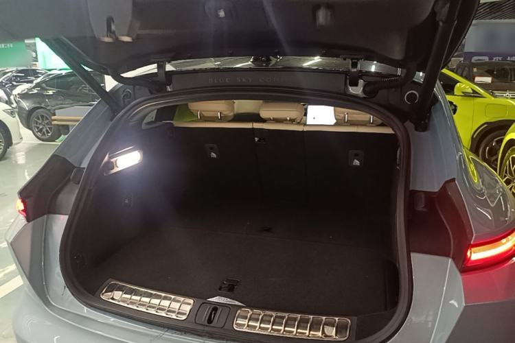 Used Nio ET5T 2025 75 kWh Touring Trunk