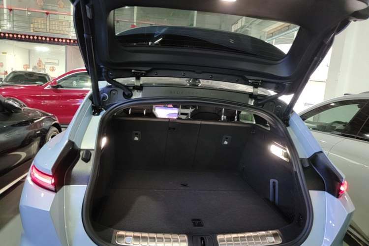 Used Nio ET5T 2025 75 kWh Touring Trunk
