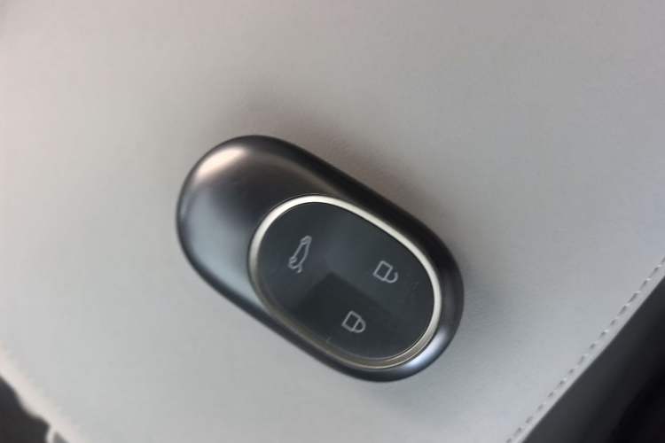 Used Nio ET5T 2025 75 kWh Touring Vehicle Key