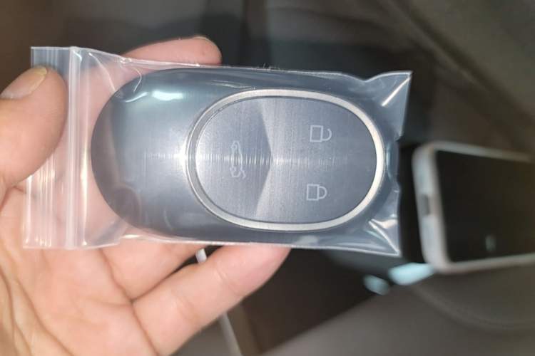 Used Nio ET5T 2025 75 kWh Touring Vehicle Key