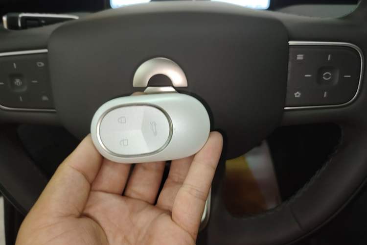 Used Nio ET5T 2025 75 kWh Touring Vehicle Key
