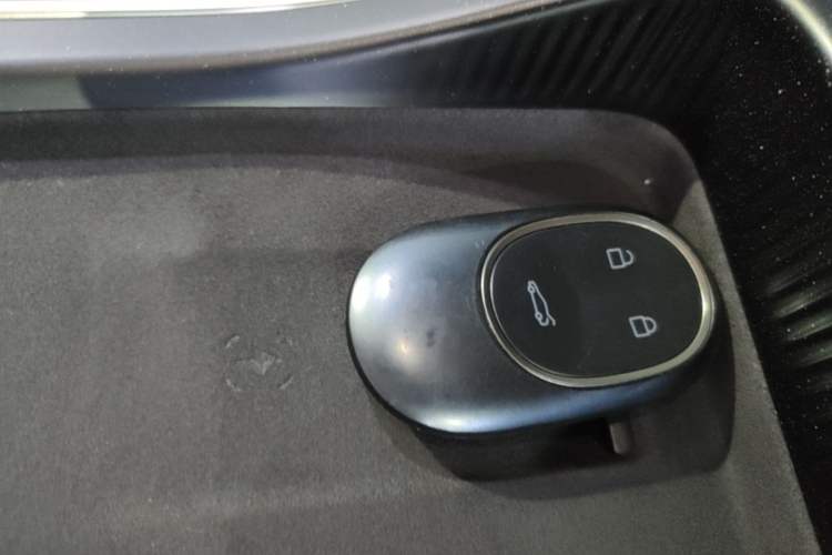 Used Nio ET5T 2025 75 kWh Touring Vehicle Key