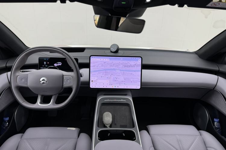Used Nio ET5T 2025 75 kWh Touring Center Console