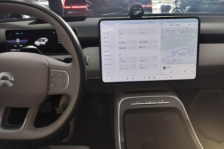Used Nio ET5T 2025 75 kWh Touring Center Console