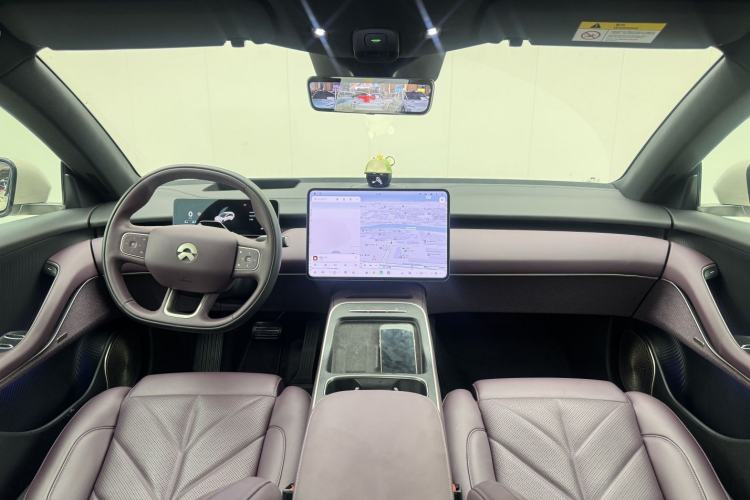 Used Nio ET5T 2025 75 kWh Touring Center Console