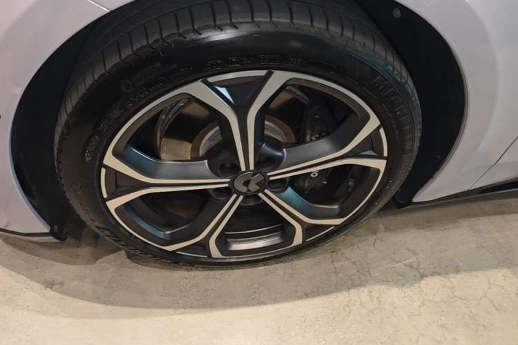 Used Nio ET5T 2025 75 kWh Touring Left Front Wheel Hub