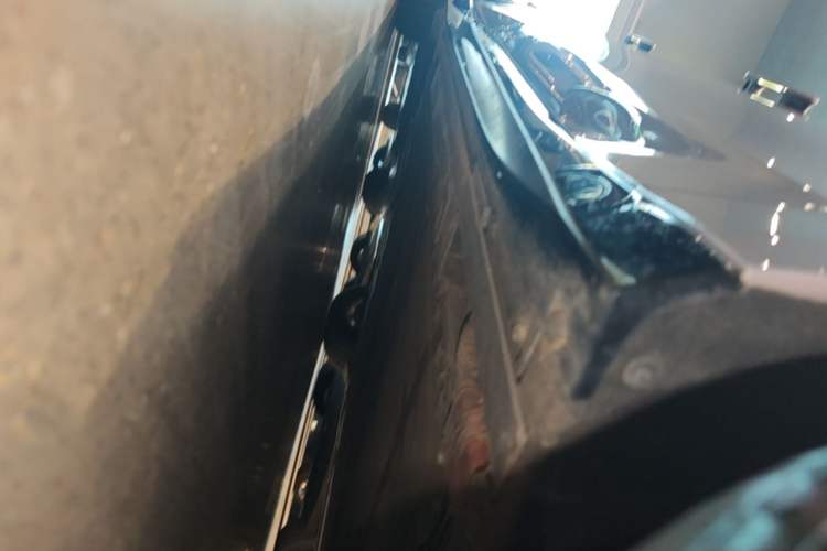 Used Nio ET5T 2025 75 kWh Touring Right Side Sill