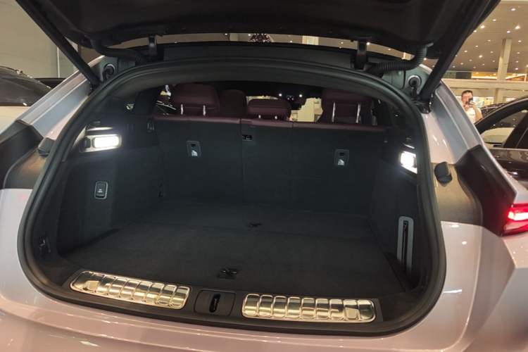 Used Nio ET5T 2025 75 kWh Touring Trunk