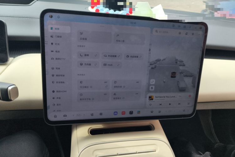 Used Nio ET5T 2025 75 kWh Touring Audio And AC Panel