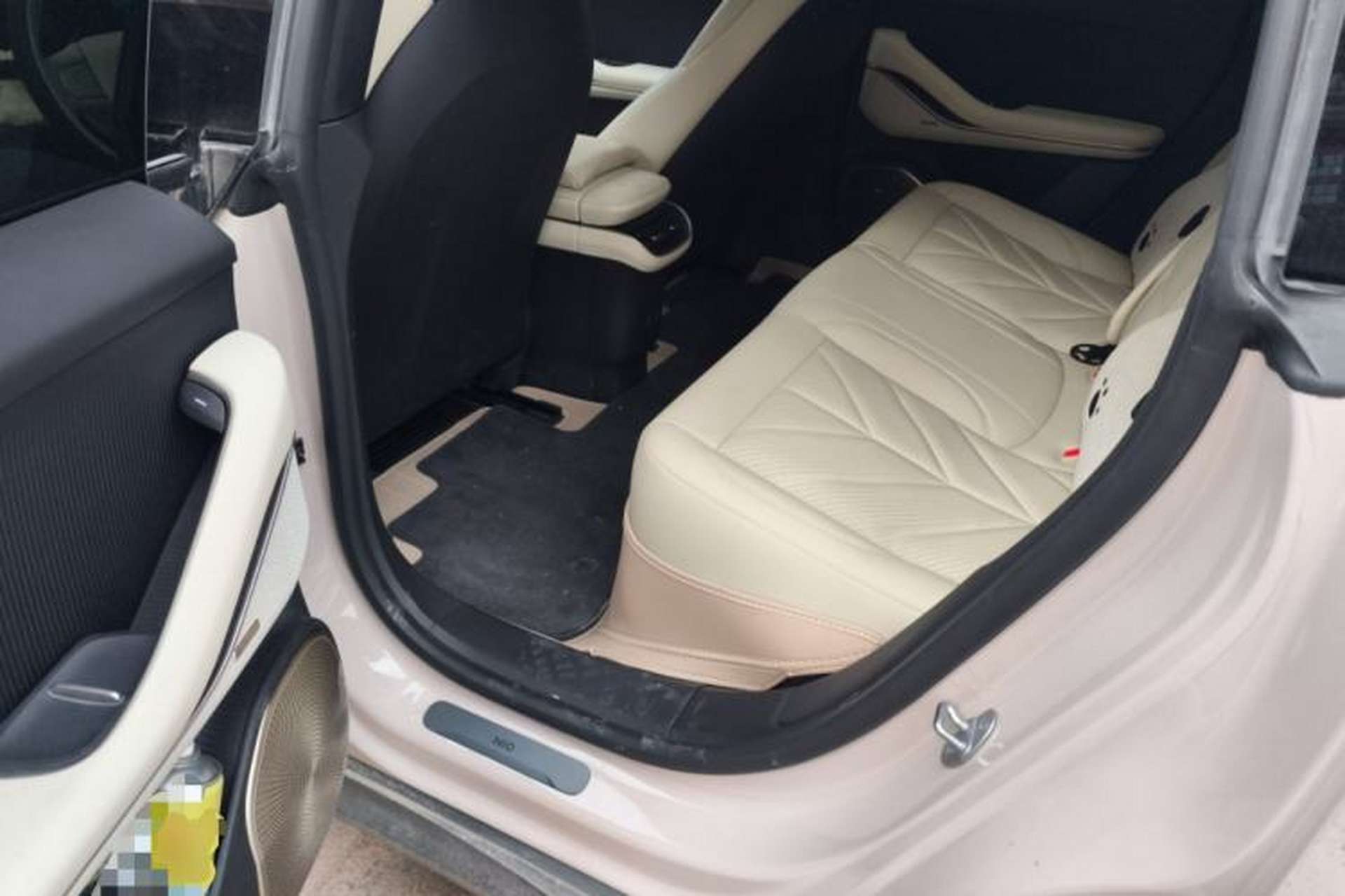 Used Nio ET5T 2025 75 kWh Touring Left Rear Seat