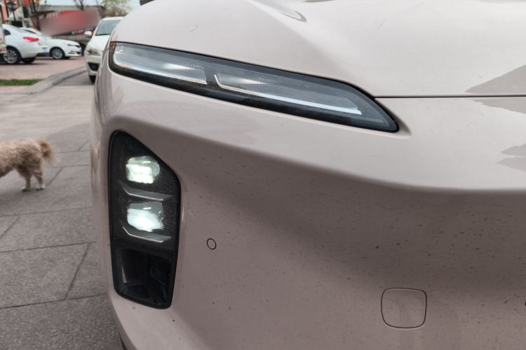 Used Nio ET5T 2025 75 kWh Touring Right Front Headlight