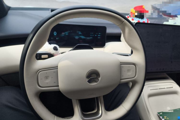 Used Nio ET5T 2025 75 kWh Touring Steering Wheel