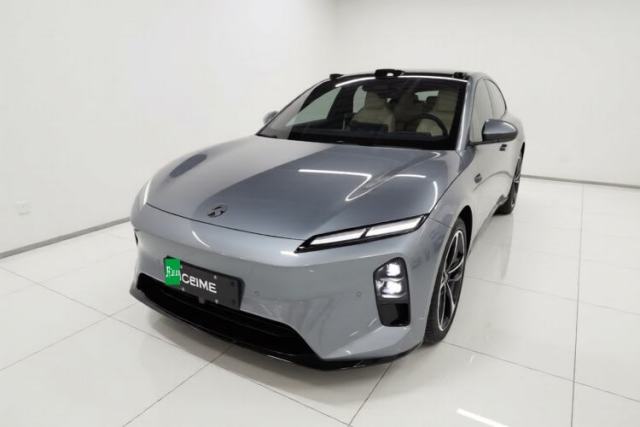 Ojetý Nio ET5T 2025 75 kWh Touring