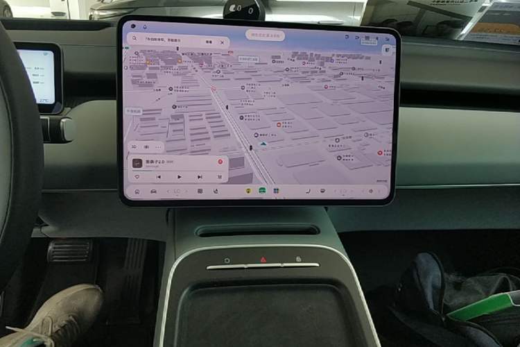 Used Nio ET5T 2025 75 kWh Touring Audio And AC Panel
