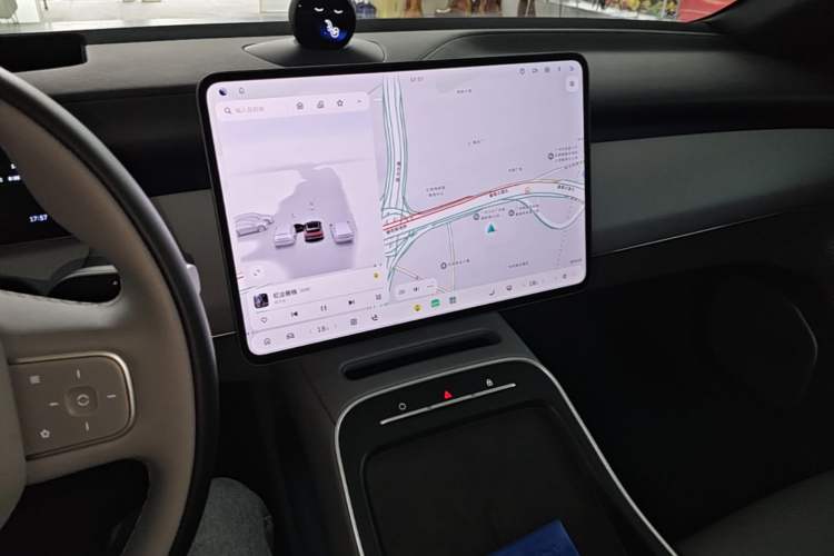 Used Nio ET5T 2025 75 kWh Touring Audio And AC Panel